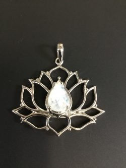 Lotus pendant